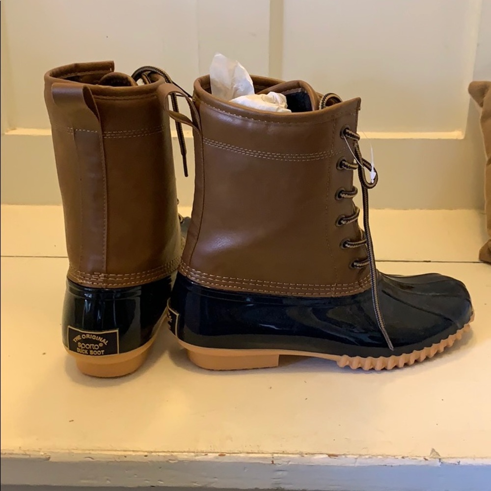 Duck boots